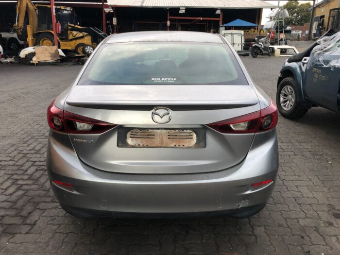 MAZDA , MAZDA 3 2 . 0 INDIVIDUAL 5 DR , SILVER , 2015 ( 29433 ) - Image 5