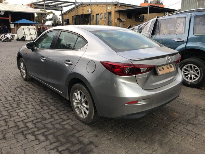 MAZDA , MAZDA 3 2 . 0 INDIVIDUAL 5 DR , SILVER , 2015 ( 29433 ) - Image 6