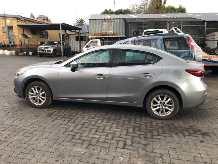 MAZDA , MAZDA 3 2 . 0 INDIVIDUAL 5 DR , SILVER , 2015 ( 29433 ) - Image 7