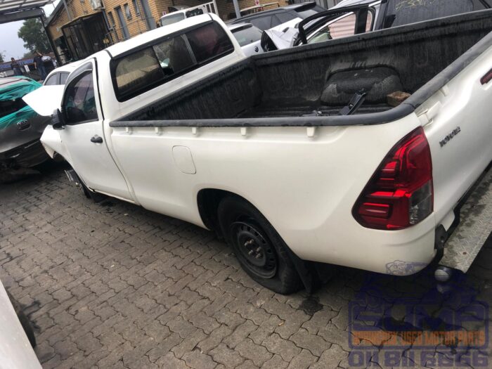 TOYOTA , HILUX 2 . 4 GD A / C PU S / C , WHITE , 2019 ( 30454 ) - Image 7