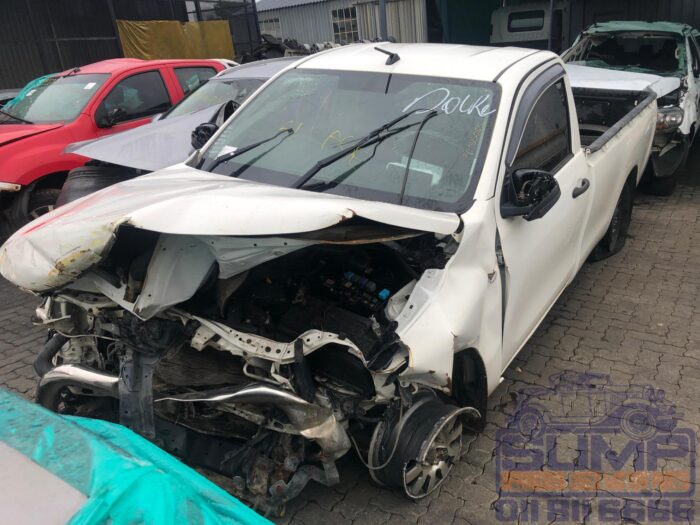 TOYOTA , HILUX 2 . 4 GD A / C PU S / C , WHITE , 2019 ( 30454 ) - Image 8