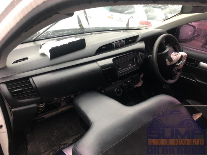 TOYOTA , HILUX 2 . 4 GD A / C PU S / C , WHITE , 2019 ( 30454 ) - Image 9