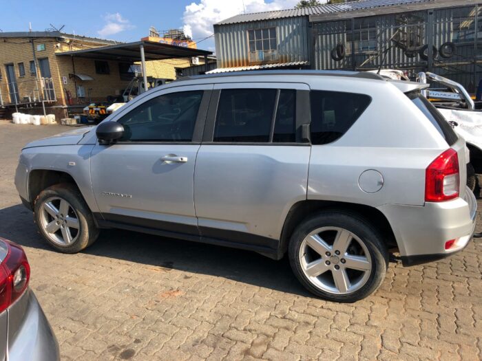 JEEP , COMPASS 2 . 0 CVT LTD , SILVER , 2013 ( 29436 ) - Image 7