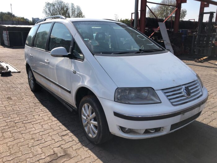 VOLKSWAGEN , SHARAN 1 . 8 T , WHITE , 2007 ( 29438 ) - Image 2