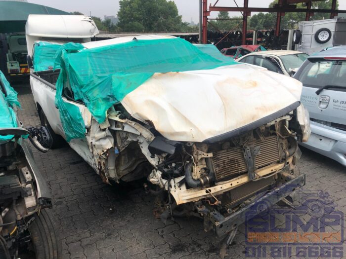 TOYOTA , HILUX 2 . 4 GD - 6 RB SRX P / U S / C , WHITE , 2019 ( 30446 ) - Image 2