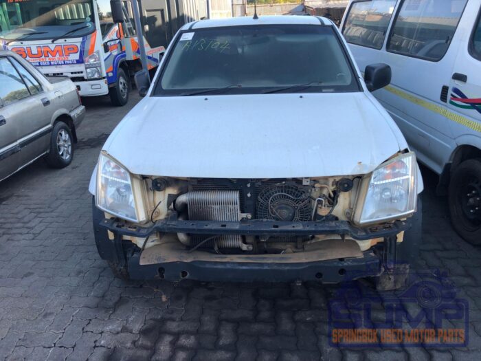 ISUZU , KB 72 250 D - TEQ D / C , WHITE , 2012 ( 29920 )