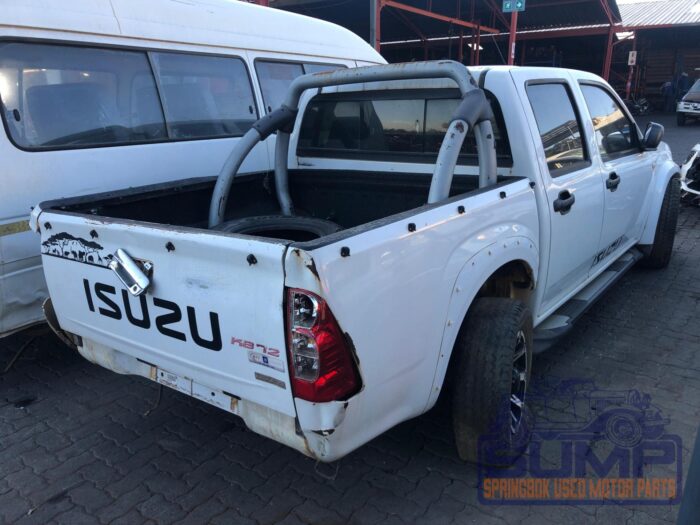 ISUZU , KB 72 250 D - TEQ D / C , WHITE , 2012 ( 29920 ) - Image 4