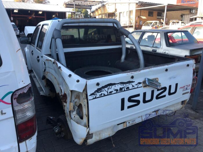 ISUZU , KB 72 250 D - TEQ D / C , WHITE , 2012 ( 29920 ) - Image 6