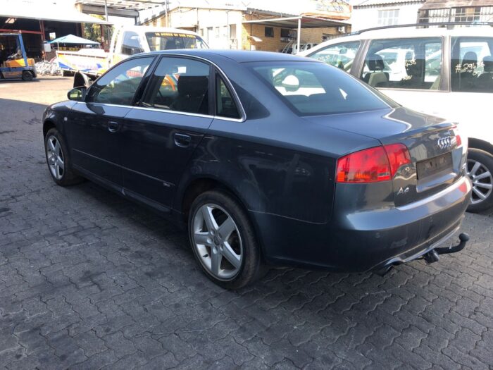 AUDI , A 4 2 . 0 F Si MULTITRONIC ( B 7 ) , GREY , 2008 ( 29430 ) - Image 6