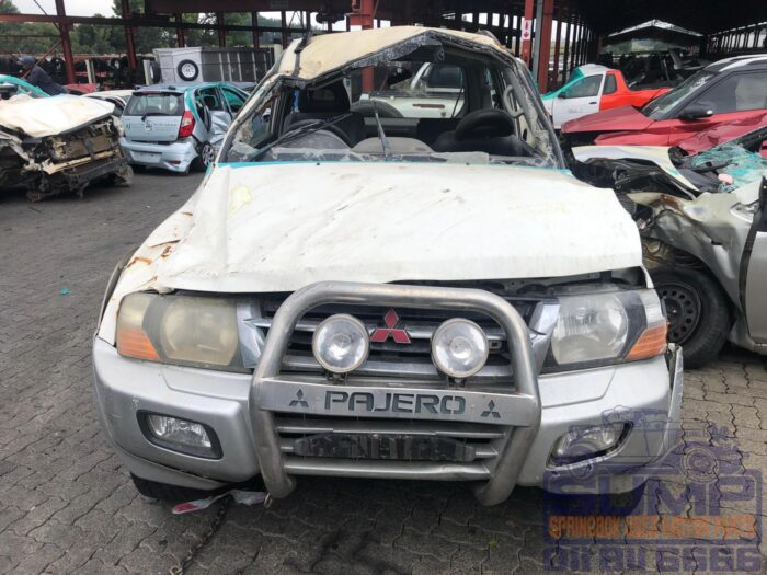MITSUBISHI , PAJERO 3200 DI - D SWB A / T 4 X 4 , WHITE ( 30447 )