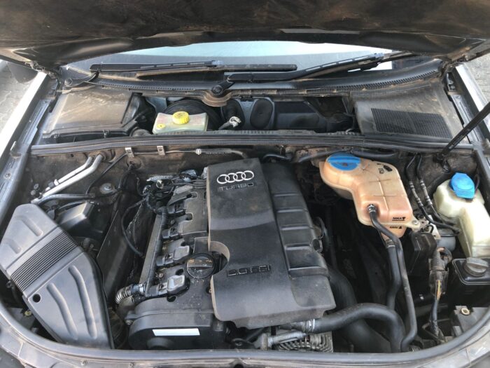 AUDI , A 4 2 . 0 F Si MULTITRONIC ( B 7 ) , GREY , 2008 ( 29430 ) - Image 9