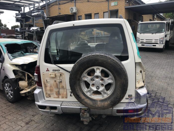MITSUBISHI , PAJERO 3200 DI - D SWB A / T 4 X 4 , WHITE ( 30447 ) - Image 5