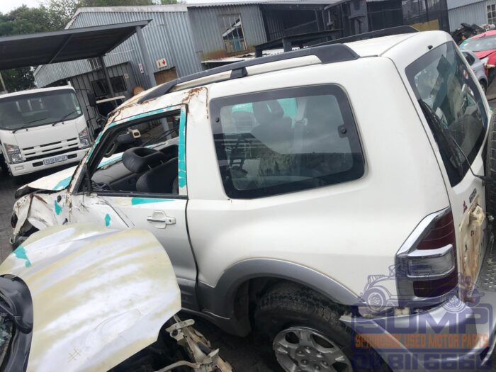 MITSUBISHI , PAJERO 3200 DI - D SWB A / T 4 X 4 , WHITE ( 30447 ) - Image 7