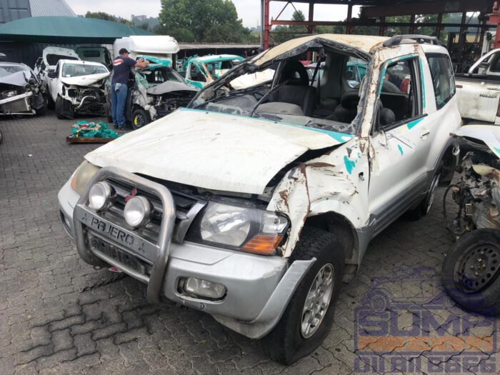 MITSUBISHI , PAJERO 3200 DI - D SWB A / T 4 X 4 , WHITE ( 30447 ) - Image 8