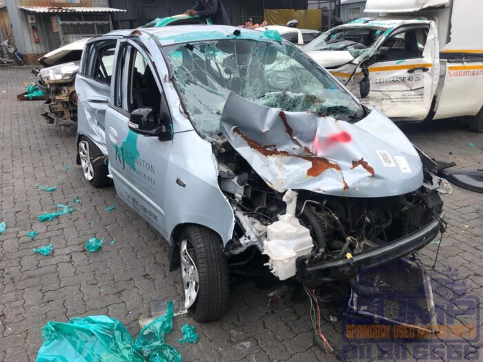 HYUNDAI , I 10 1 . 25 GLS / FLUID , SILVER , 2013 ( 30440 ) - Image 2