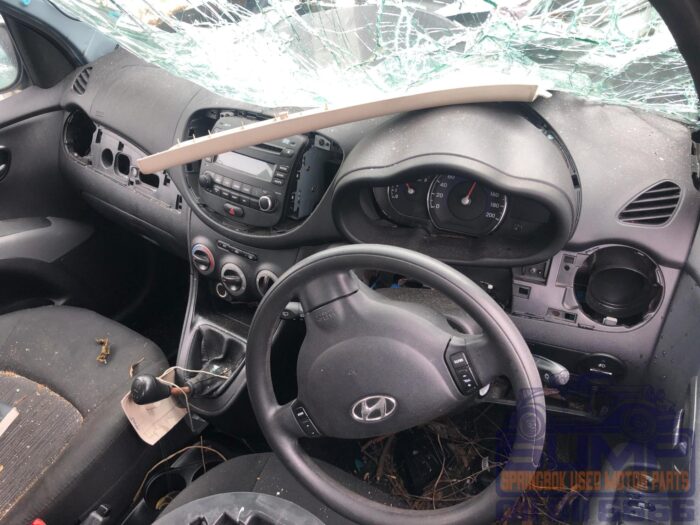 HYUNDAI , I 10 1 . 25 GLS / FLUID , SILVER , 2013 ( 30440 ) - Image 9