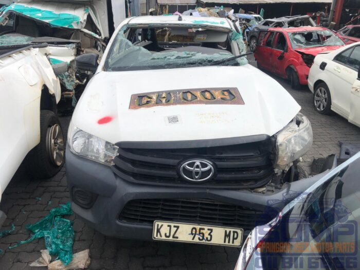 TOYOTA , HILUX 2 . 4 GD - 6 P / U S / C , WHITE , 2018 ( 30456 )