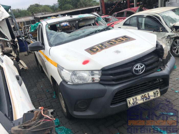 TOYOTA , HILUX 2 . 4 GD - 6 P / U S / C , WHITE , 2018 ( 30456 ) - Image 2