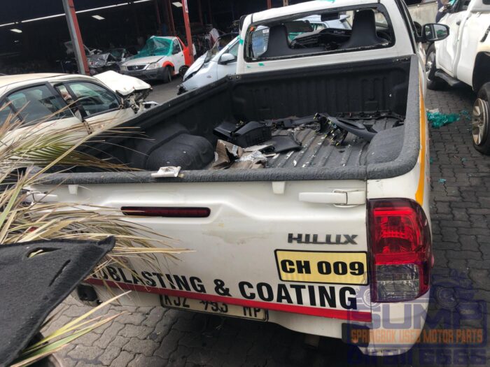 TOYOTA , HILUX 2 . 4 GD - 6 P / U S / C , WHITE , 2018 ( 30456 ) - Image 5