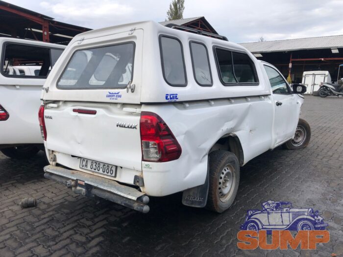 TOYOTA , HILUX 2 . 4 GD - 6 A / C P / U S / C , WHITE , 2017 ( 29424 ) - Image 4