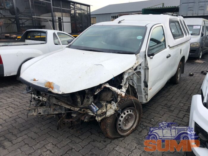TOYOTA , HILUX 2 . 4 GD - 6 A / C P / U S / C , WHITE , 2017 ( 29424 ) - Image 8