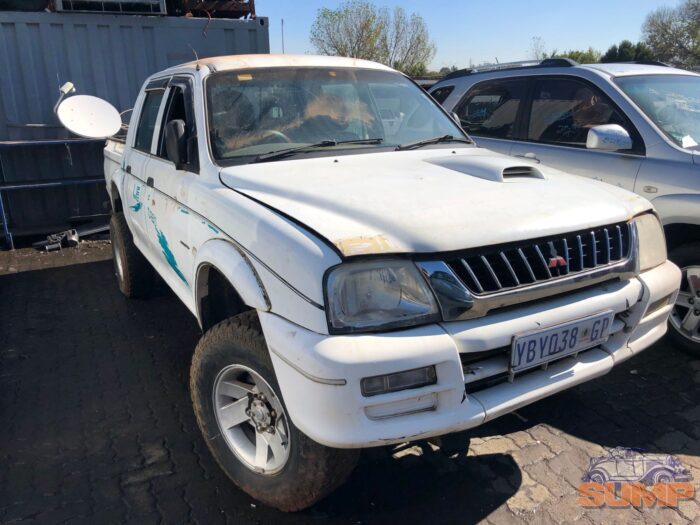 MITSUBISHI , COLT 2800 TDI Rodeo 4 x 2 D / C , WHITE , 2003 ( 29448 ) - Image 2