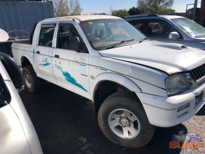 MITSUBISHI , COLT 2800 TDI Rodeo 4 x 2 D / C , WHITE , 2003 ( 29448 ) - Image 3