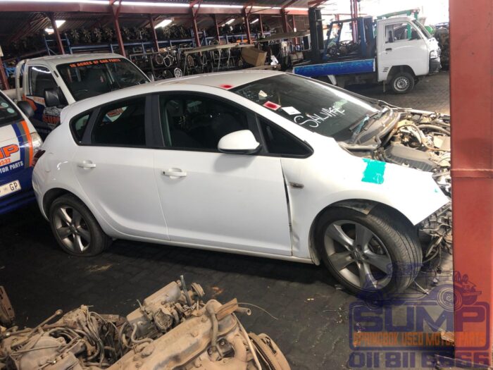 OPEL , ASTRA 1 . 4 T ENJOY PLUS 5 DR , WHITE , 2011 ( 30449 ) - Image 3