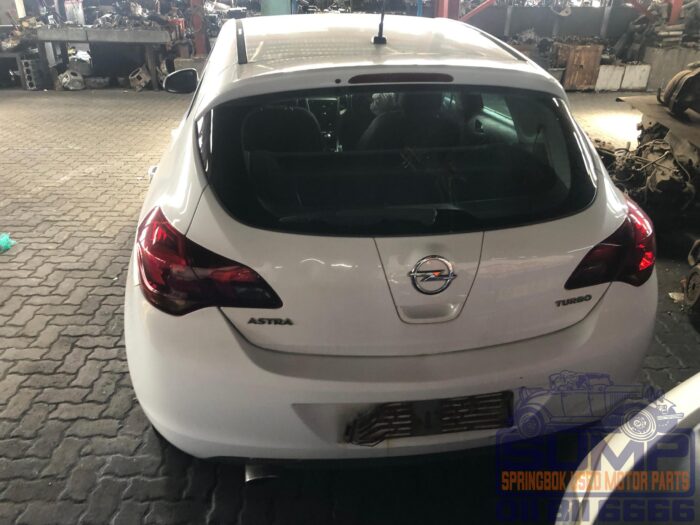 OPEL , ASTRA 1 . 4 T ENJOY PLUS 5 DR , WHITE , 2011 ( 30449 ) - Image 5