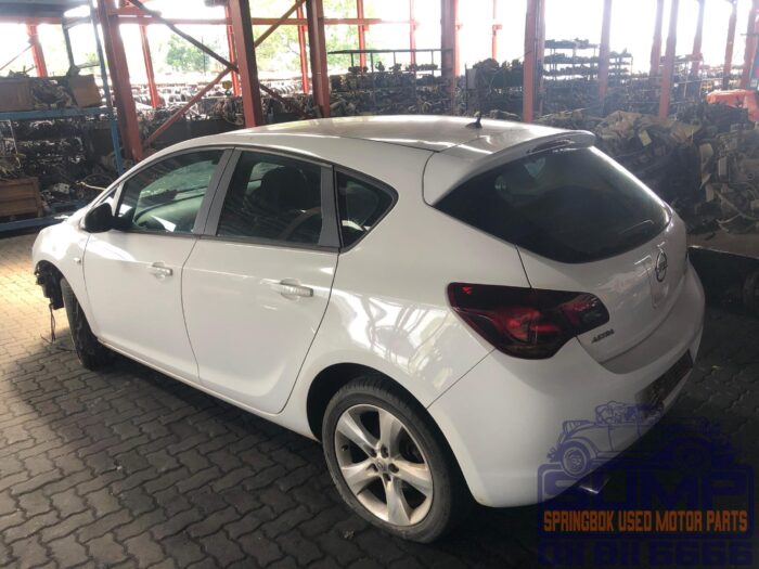 OPEL , ASTRA 1 . 4 T ENJOY PLUS 5 DR , WHITE , 2011 ( 30449 ) - Image 6