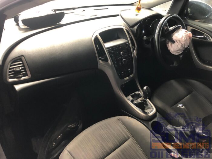 OPEL , ASTRA 1 . 4 T ENJOY PLUS 5 DR , WHITE , 2011 ( 30449 ) - Image 9