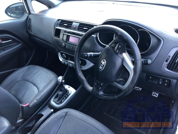 KIA , RIO 1 . 4 A / T 4 DR , WHITE , 2015 ( 29945 ) - Image 10