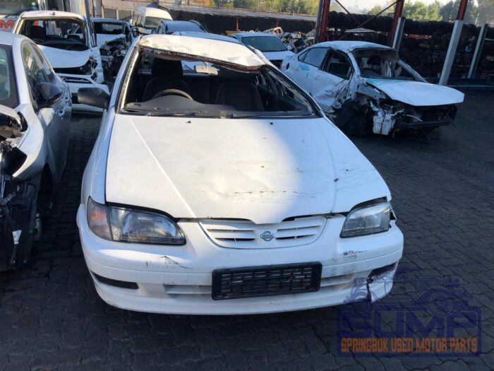 NISSAN , SENTRA 160 Si A / C , WHITE , 2001 ( 29933 )