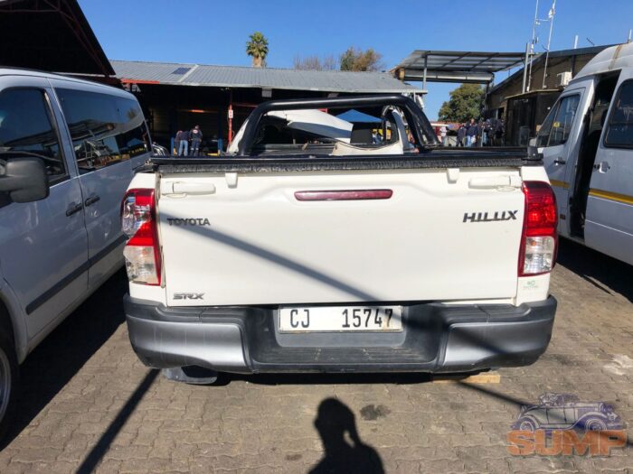 TOYOTA , HILUX 2 . 4 GD - 6 RB SRX P / U S / C , WHITE , 2020 ( 29445 ) - Image 5