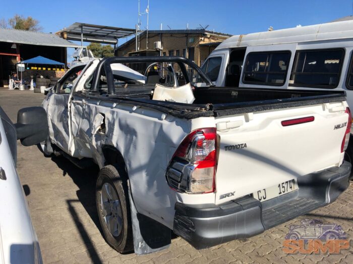 TOYOTA , HILUX 2 . 4 GD - 6 RB SRX P / U S / C , WHITE , 2020 ( 29445 ) - Image 6