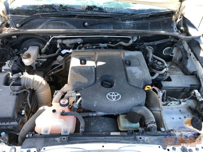 TOYOTA , HILUX 2 . 4 GD - 6 RB SRX P / U S / C , WHITE , 2020 ( 29445 ) - Image 9