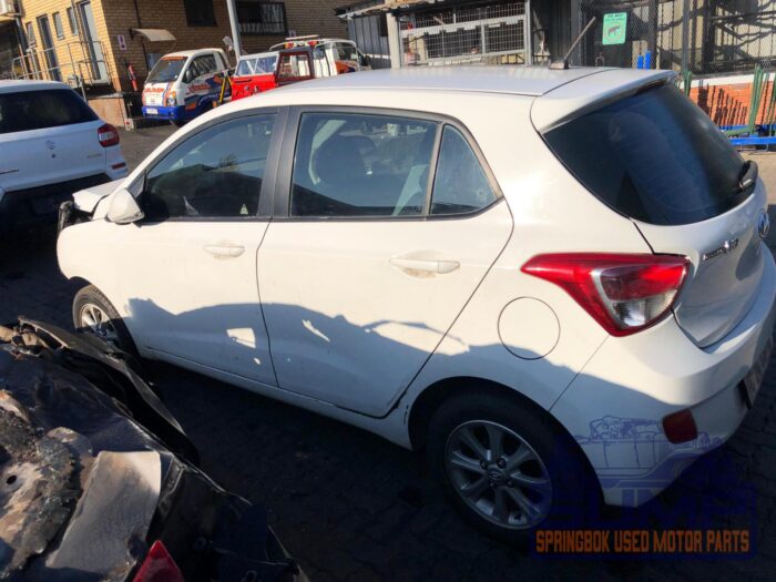 HYUNDAI , GRAND i 10 1 . 25 FLUID , WHITE , 2016 ( 30007 ) - Image 7
