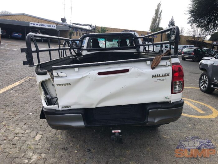 TOYOTA , HILUX 2 . 4 GD - 6 R / B SRX P / U S / C , WHITE , 2017 ( 29465 ) - Image 5