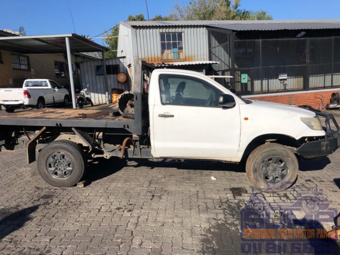 TOYOTA , HILUX 2 . 5 D - 4 D SRX 4 X 4 P / U S / C , WHITE , 2013 ( 30473 ) - Image 3