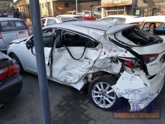 MAZDA , MAZDA 3 1 . 6 ACTIVE 5 DR , WHITE , 2016 ( 30002 ) - Image 7