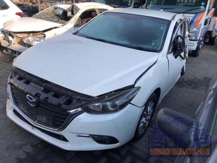MAZDA , MAZDA 3 1 . 6 ACTIVE 5 DR , WHITE , 2016 ( 30002 ) - Image 8