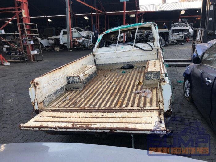 TOYOTA , HILUX 2200 LWB 5 SPD P / U S / C , WHITE , 1997 ( 29953 ) - Image 5