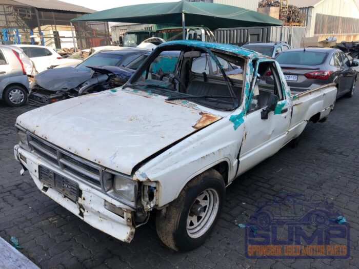 TOYOTA , HILUX 2200 LWB 5 SPD P / U S / C , WHITE , 1997 ( 29953 ) - Image 8