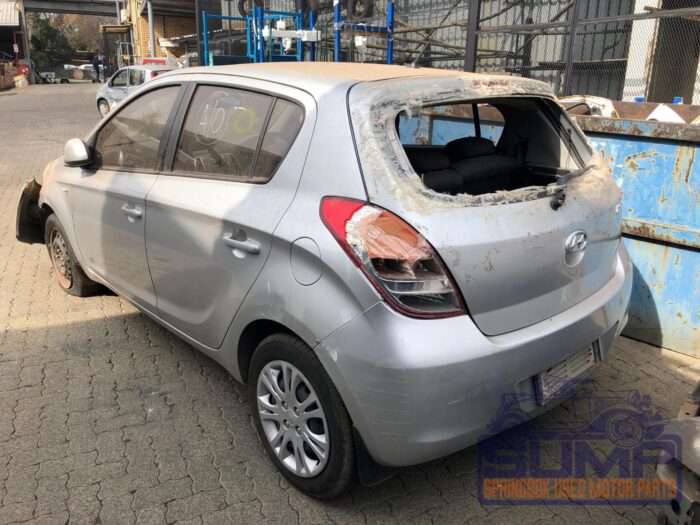 HYUNDAI , I 20 1 . 4 , SILVER , 2010 ( 29990 ) - Image 6