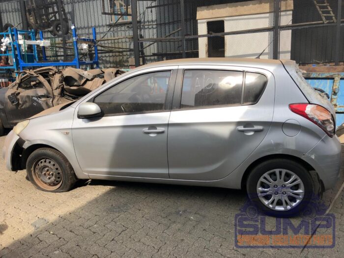 HYUNDAI , I 20 1 . 4 , SILVER , 2010 ( 29990 ) - Image 7