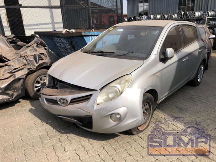 HYUNDAI , I 20 1 . 4 , SILVER , 2010 ( 29990 ) - Image 8