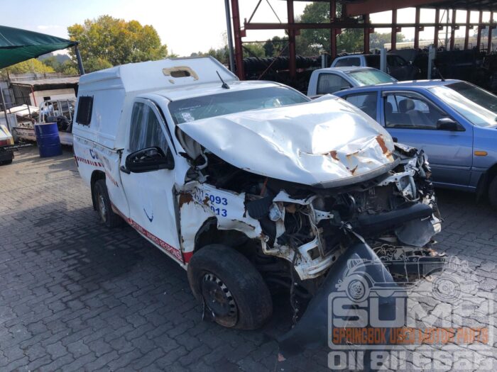 TOYOTA , HILUX 2 . 0 VV Ti S P / U S / C , WHITE , 2020 ( 30488 ) - Image 2