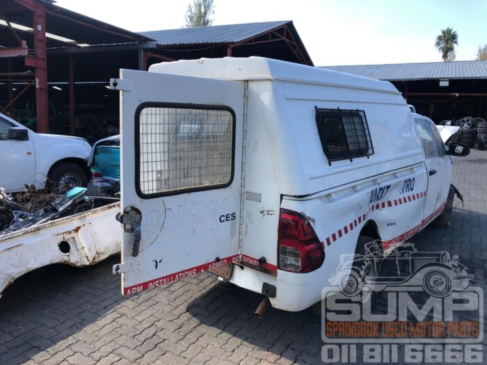 TOYOTA , HILUX 2 . 0 VV Ti S P / U S / C , WHITE , 2020 ( 30488 ) - Image 4