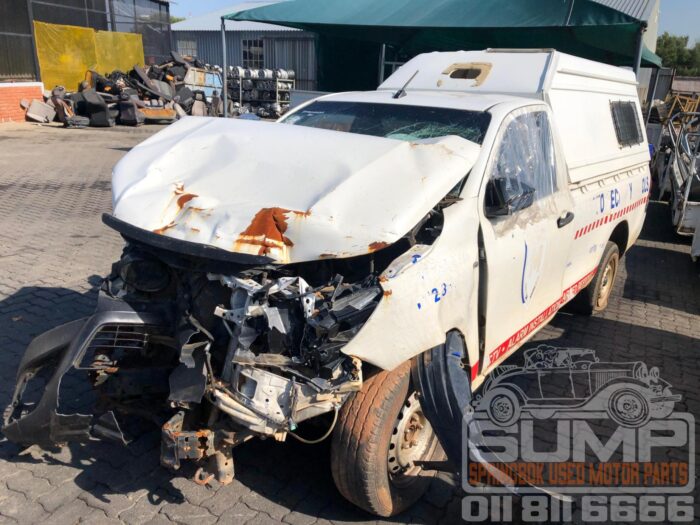TOYOTA , HILUX 2 . 0 VV Ti S P / U S / C , WHITE , 2020 ( 30488 ) - Image 8