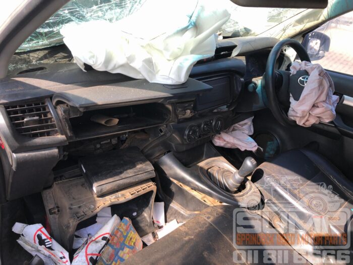 TOYOTA , HILUX 2 . 0 VV Ti S P / U S / C , WHITE , 2020 ( 30488 ) - Image 9
